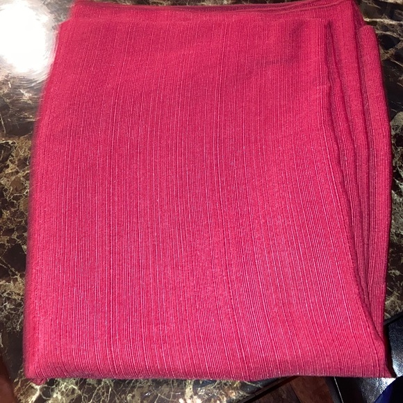 3 Table cloths - Picture 4 of 4